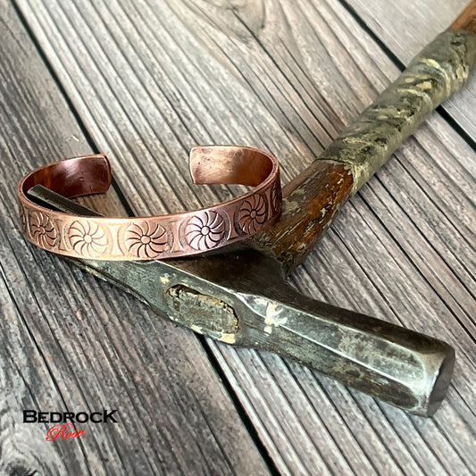Shell bracelet, Shell pattern, Shell cuff, beach jewelry, copper jewelry, jewelry, elegant jewelry, statement piece, statement bracelet, arm cuff, dainty arm cuff
