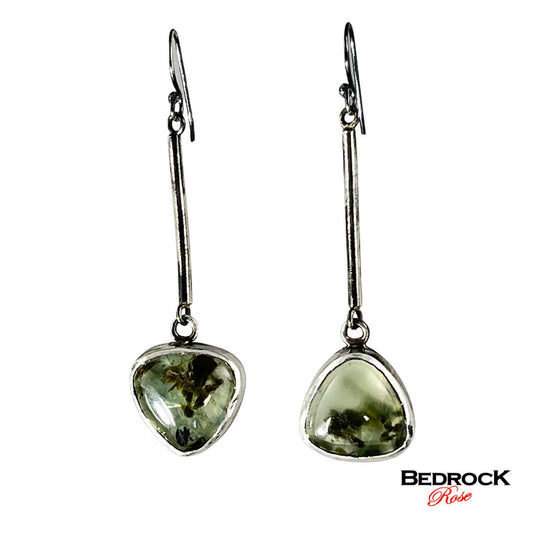 Prehnite earrings, green gemstone jewelry, harmonious jewelry, nature-inspired jewelry, healing gemstones, statement earrings, versatile jewelry, green earrings, eye-catching pieces