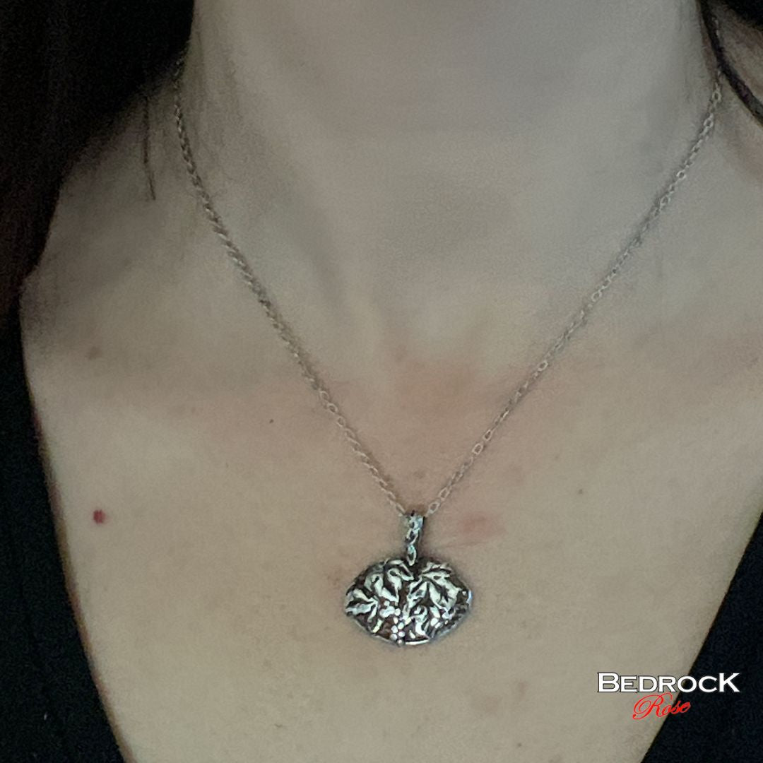 Wine lover’s jewelry, nature-inspired necklace, vineyard-themed accessory, handcrafted jewelry, statement pendant, unique necklace
