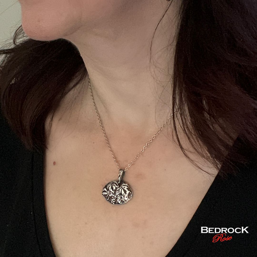 Wine lover’s jewelry, nature-inspired necklace, vineyard-themed accessory, handcrafted jewelry, statement pendant, unique necklace