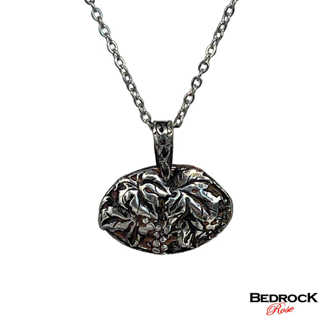 Wine lover’s jewelry, nature-inspired necklace, vineyard-themed accessory, handcrafted jewelry, statement pendant, unique necklace