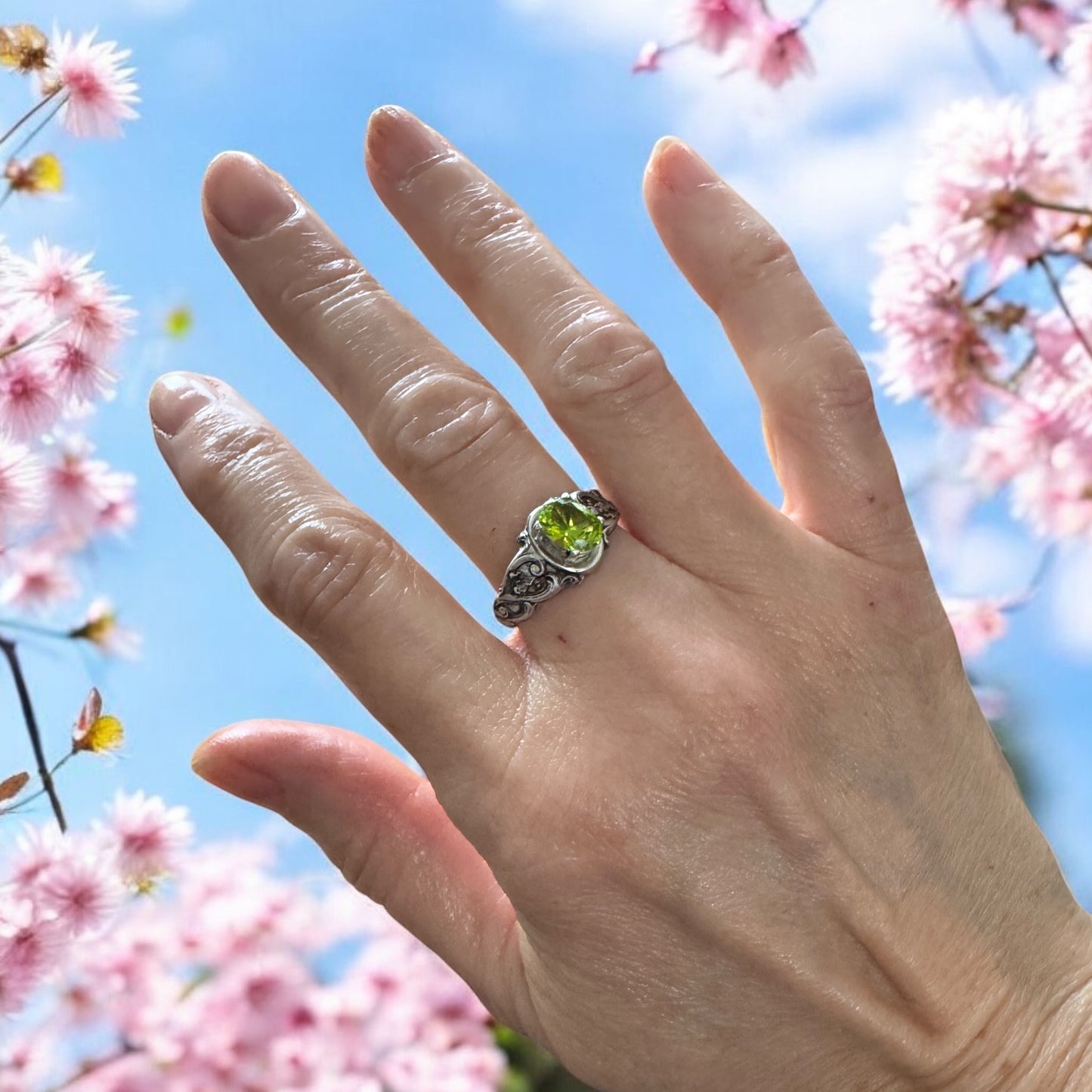 Peridot Victorian Ring sterling silver