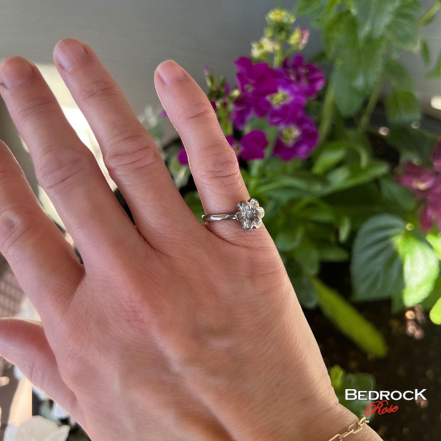 Sterling Silver 6 Petal Flower Blossom Ring, Dainty Silver Floral ring, Flower Ring, Gift for Her, Nature-Inspired Jewelry