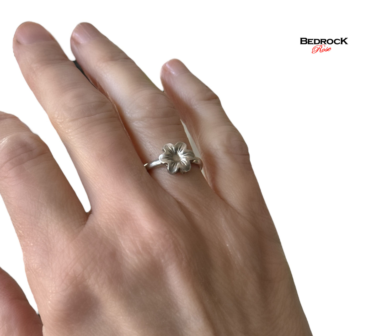 Sterling Silver 6 Petal Flower Blossom Ring, Dainty Silver Floral ring, Flower Ring, Gift for Her, Nature-Inspired Jewelry