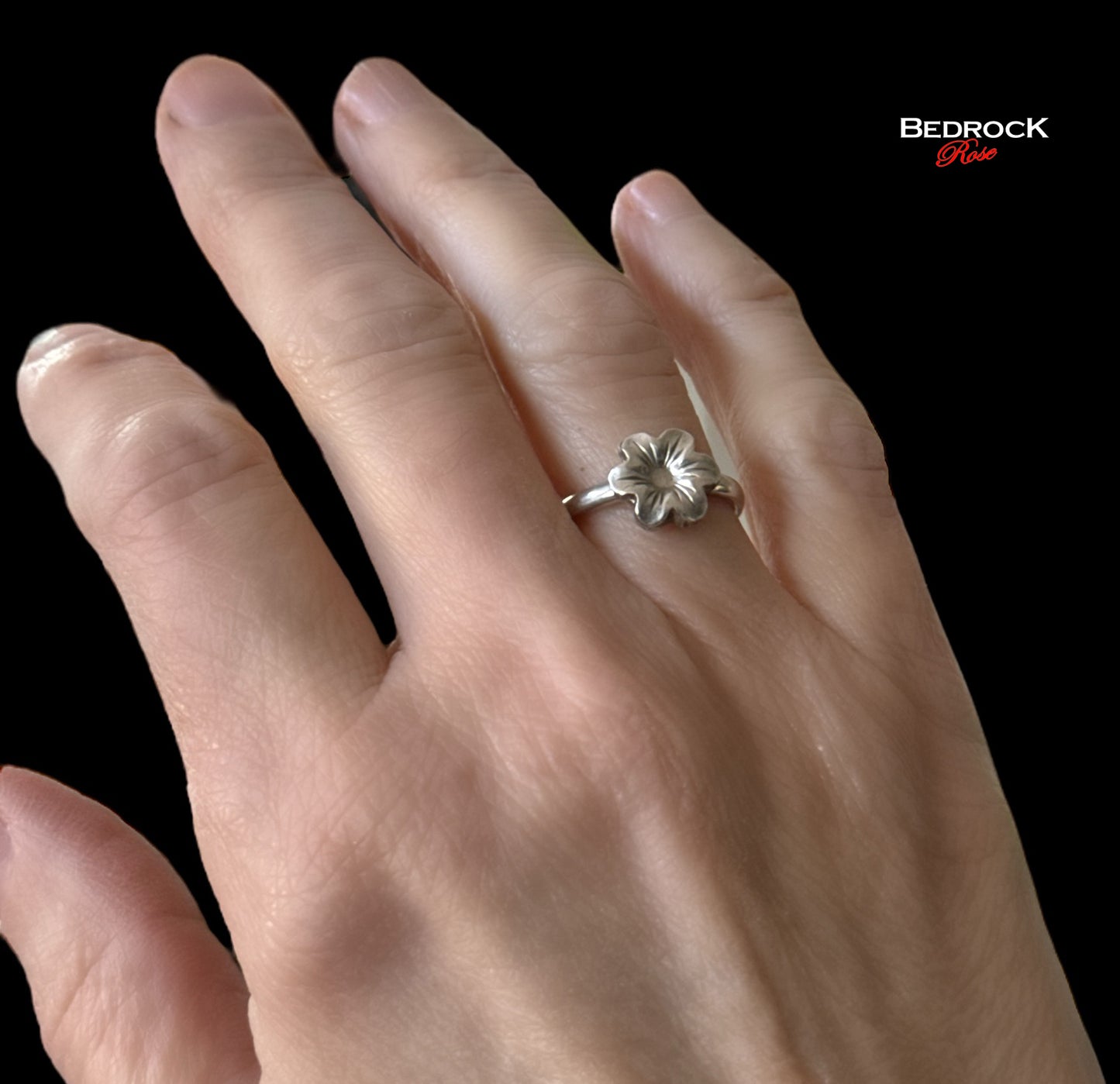Sterling Silver 6 Petal Flower Blossom Ring, Dainty Silver Floral ring, Flower Ring, Gift for Her, Nature-Inspired Jewelry