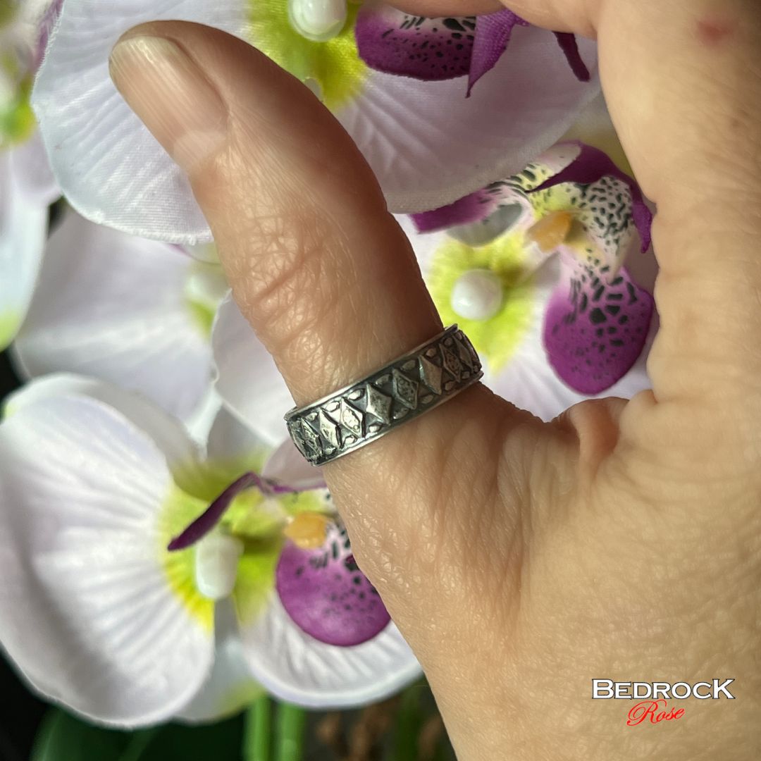 Sterling silver textured ring, engraved ring, textured silver band, unique ring design, everyday jewelry, modern ring styles