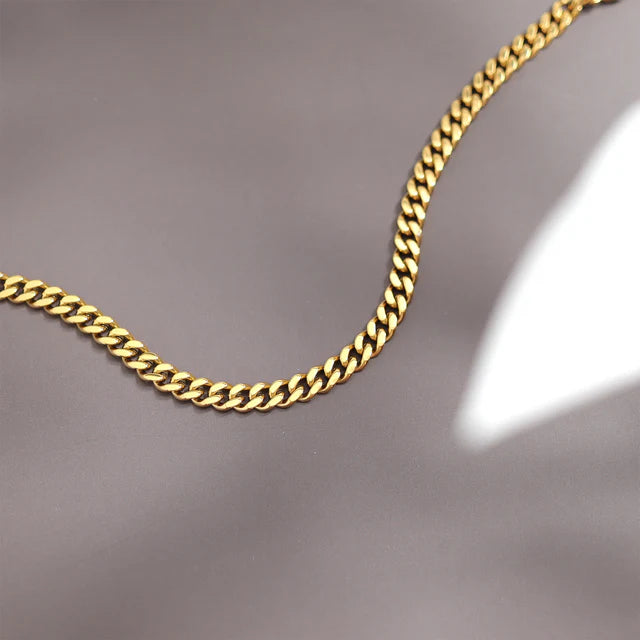 Personalizable Gold Curved Bar Bracelet