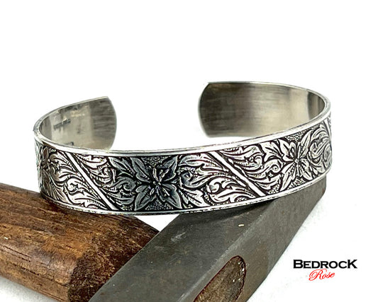 Silver-plated cuff, Monument Flower Silver Bracelet, Gift for her, Women's Silver Floral Pattern Cuff