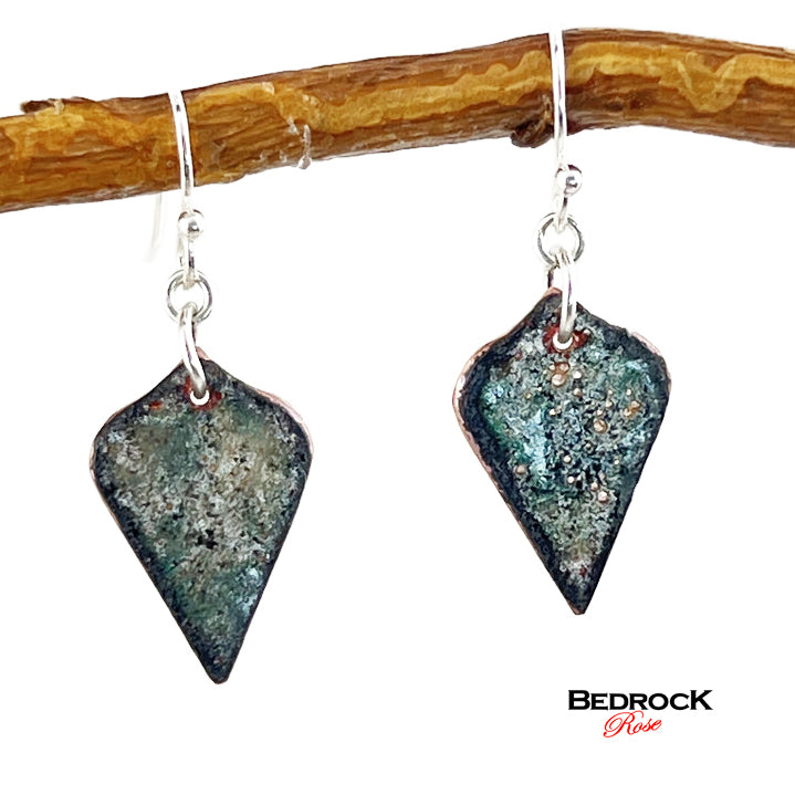 Arabesque Dangling Earrings Green and Black, Sparkly earrings, Stylish jewelry, Chic earrings, Casual Gift