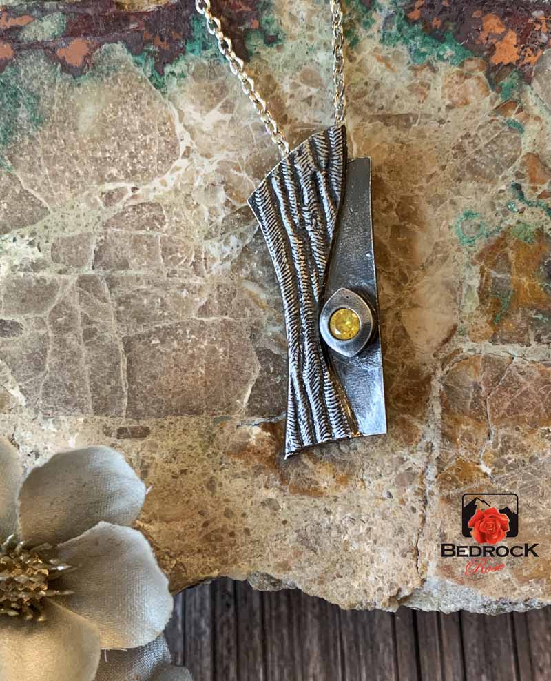 Chic Handcrafted Fine Silver Pendant Bedrock Rose