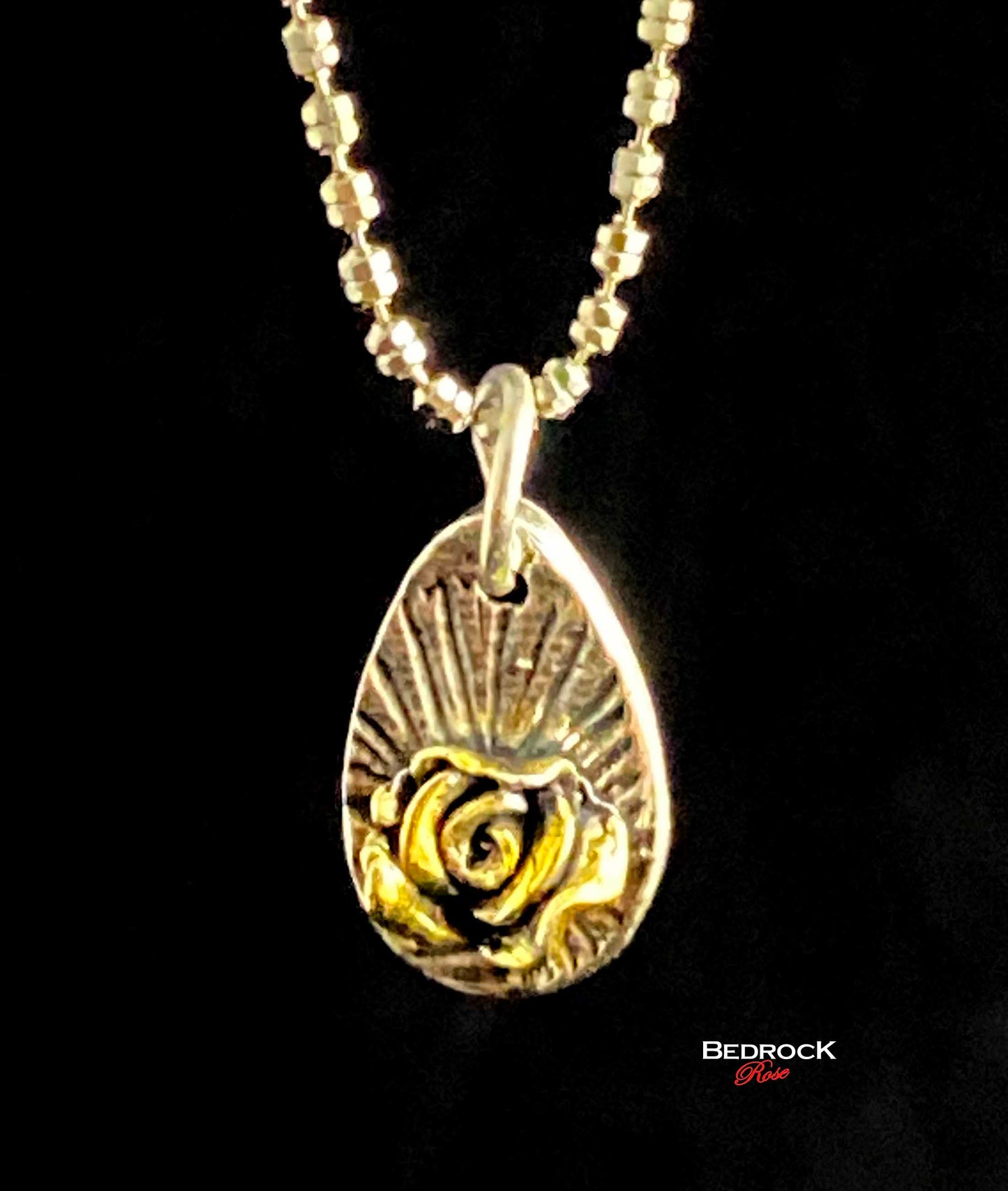 Gold-Plated Floribunda Rose Pendant Bedrock Rose