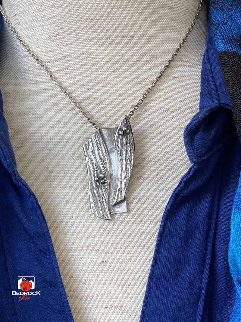 Eye-Catching Fine Silver Pendant Bedrock Rose