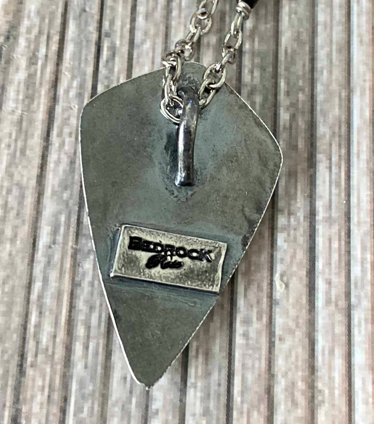 Chic Silver Pendant Bedrock Rose