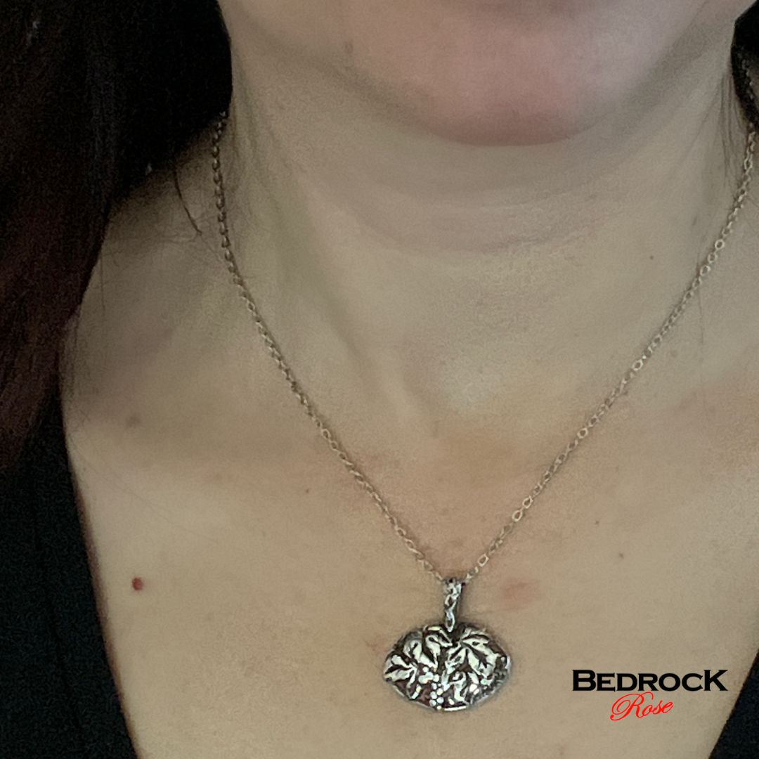 Wine lover’s jewelry, nature-inspired necklace, vineyard-themed accessory, handcrafted jewelry, statement pendant, unique necklace
