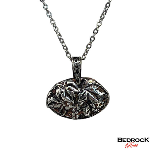Wine lover’s jewelry, nature-inspired necklace, vineyard-themed accessory, handcrafted jewelry, statement pendant, unique necklace