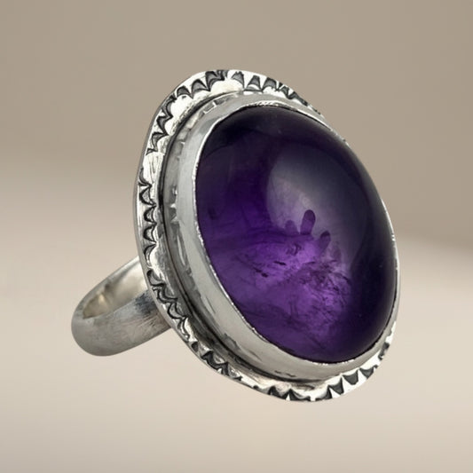 Bedrock Rose oval amethyst ring with sterling silver band, size 8.
