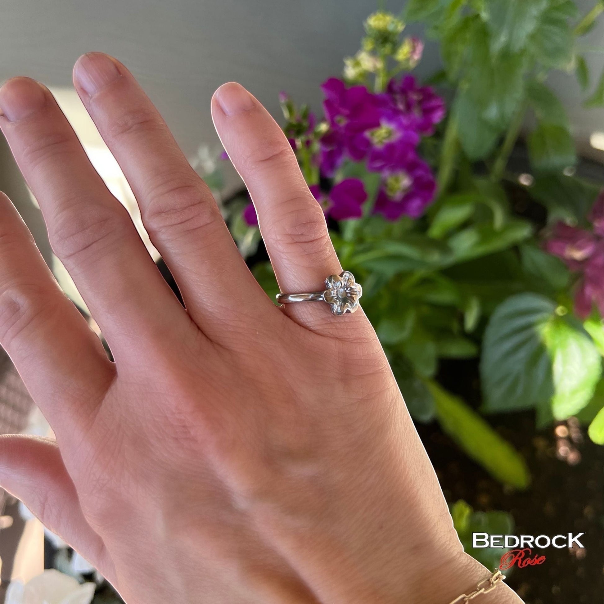 Sterling Silver 6 Petal Flower Blossom Ring, Dainty Silver Floral ring, Flower Ring, Gift for Her, Nature-Inspired Jewelry