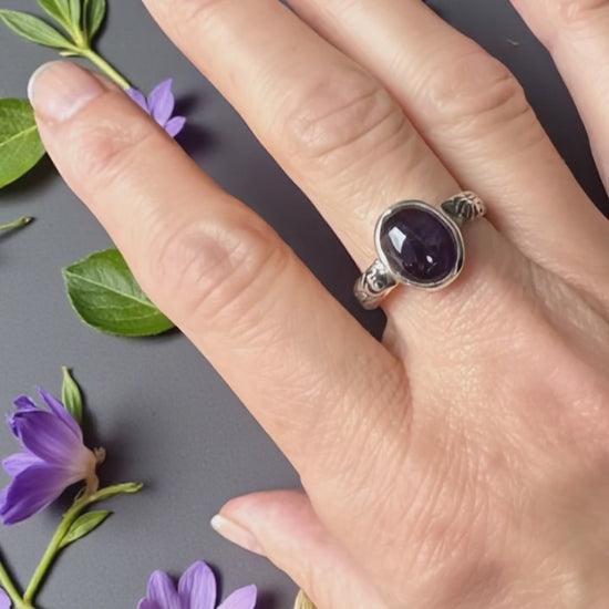 Amethyst ring with floral band