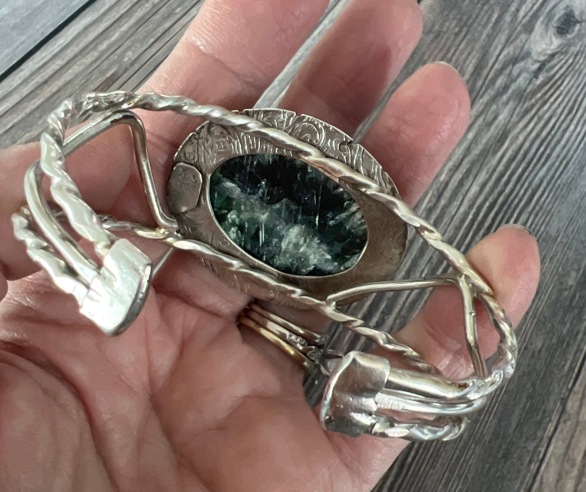 Seraphinite Sterling Silver cuff, High energy Seraphinite Jewelry, Gemstone bracelet, Green Stone Cuff, Gift for Her, Healing Stone Cuff