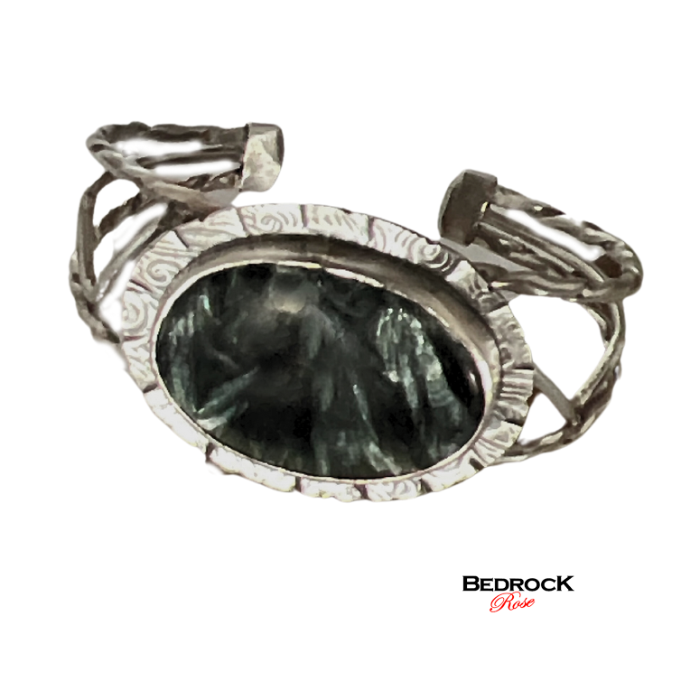Seraphinite Sterling Silver cuff, High energy Seraphinite Jewelry, Gemstone bracelet, Green Stone Cuff, Gift for Her, Healing Stone Cuff